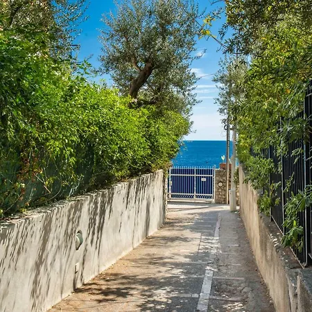 Relais Tritone * Nerano